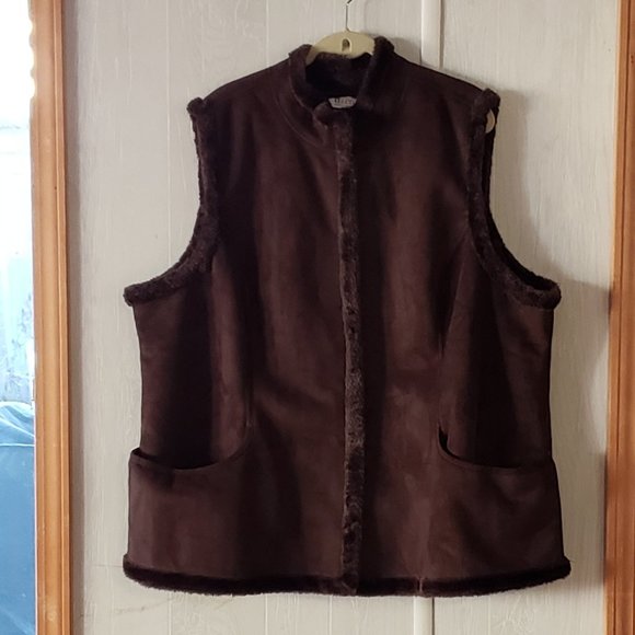 Denim & Co. 3X  Faux Suede Vest with Faux Fur Lining - Picture 2 of 9